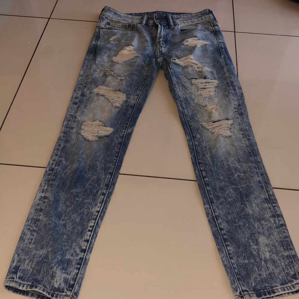 AMERICAN EAGLE SKINNY DISTRESSED JEANS ❤️